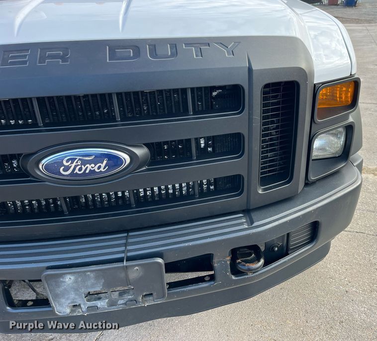 image for item DP2142 2010  Ford F550 Super Duty  Crew Cab flatbed truck