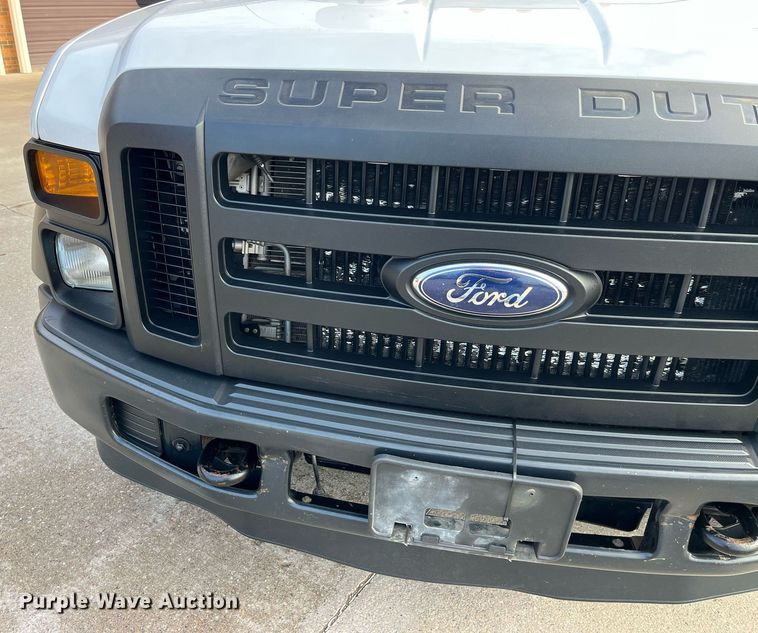 image for item DP2142 2010  Ford F550 Super Duty  Crew Cab flatbed truck