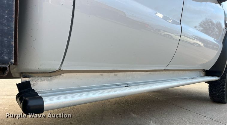 image for item DP2142 2010  Ford F550 Super Duty  Crew Cab flatbed truck