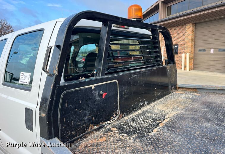 image for item DP2142 2010  Ford F550 Super Duty  Crew Cab flatbed truck