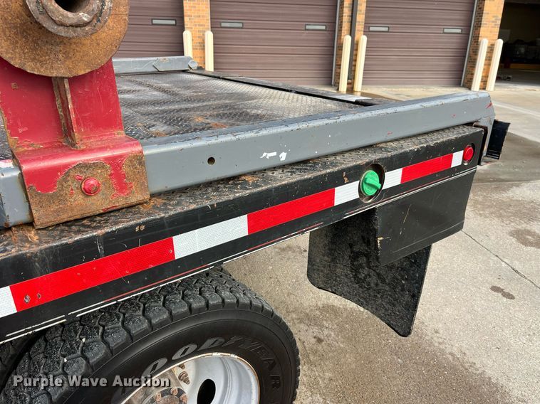 image for item DP2142 2010  Ford F550 Super Duty  Crew Cab flatbed truck