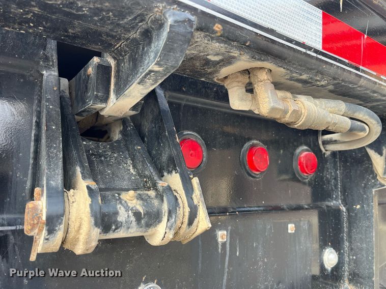 image for item DP2142 2010  Ford F550 Super Duty  Crew Cab flatbed truck