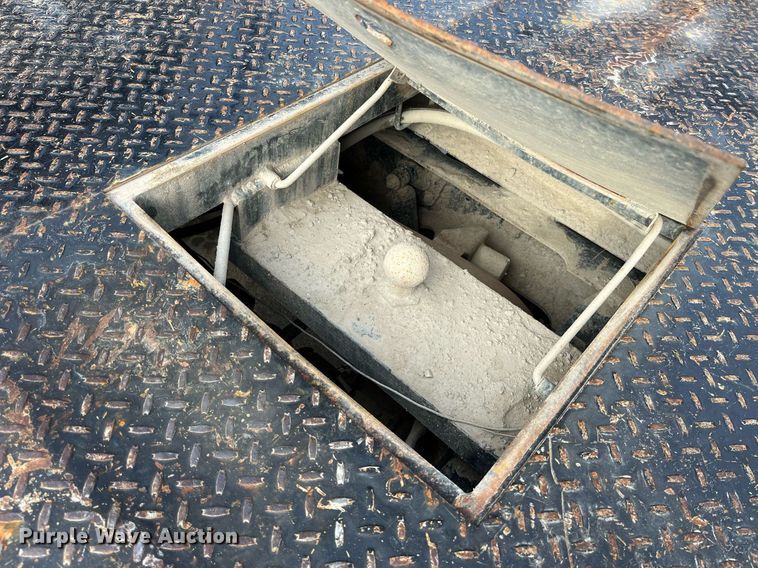 image for item DP2142 2010  Ford F550 Super Duty  Crew Cab flatbed truck