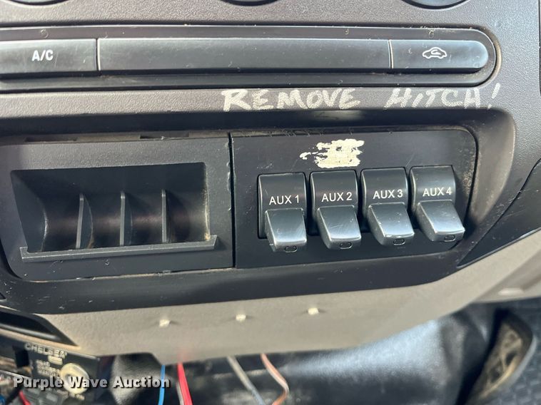 image for item DP2142 2010  Ford F550 Super Duty  Crew Cab flatbed truck