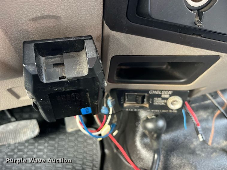 image for item DP2142 2010  Ford F550 Super Duty  Crew Cab flatbed truck