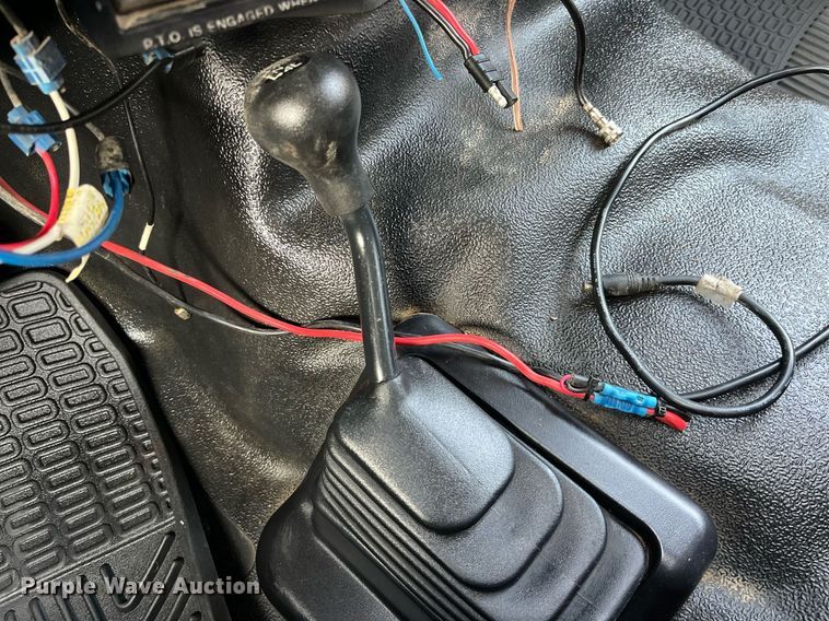 image for item DP2142 2010  Ford F550 Super Duty  Crew Cab flatbed truck