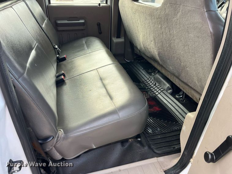 image for item DP2142 2010  Ford F550 Super Duty  Crew Cab flatbed truck