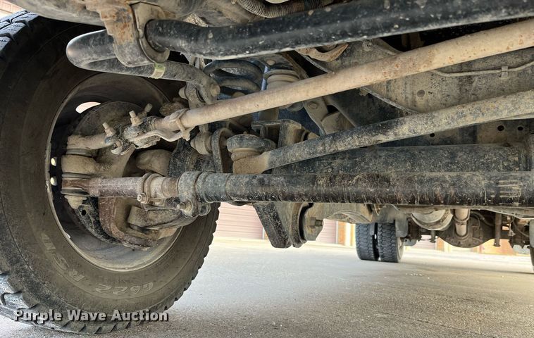 image for item DP2142 2010  Ford F550 Super Duty  Crew Cab flatbed truck