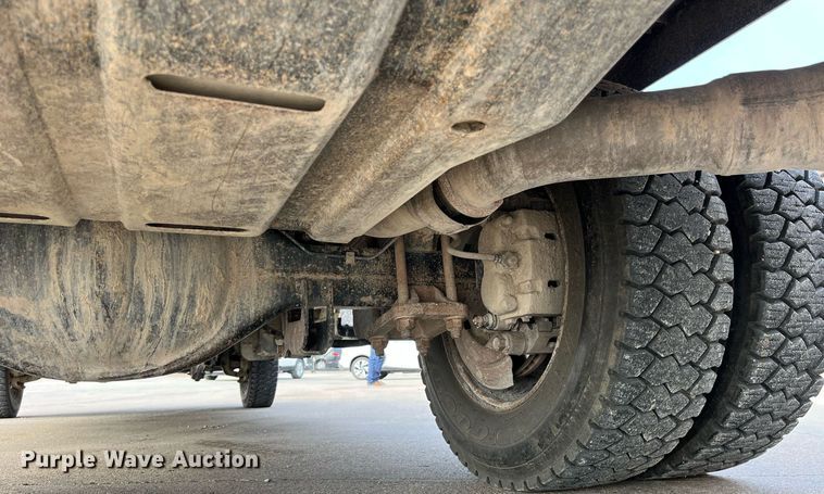 image for item DP2142 2010  Ford F550 Super Duty  Crew Cab flatbed truck