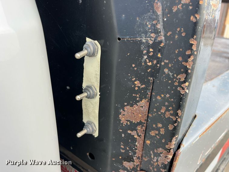 image for item DP2142 2010  Ford F550 Super Duty  Crew Cab flatbed truck