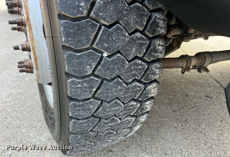 image for item DP2142 2010  Ford F550 Super Duty  Crew Cab flatbed truck