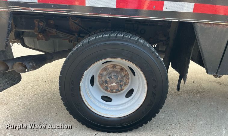 image for item DP2142 2010  Ford F550 Super Duty  Crew Cab flatbed truck