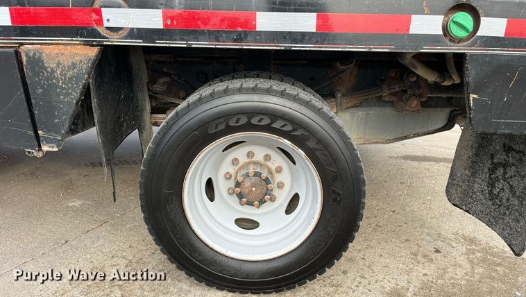 image for item DP2142 2010  Ford F550 Super Duty  Crew Cab flatbed truck