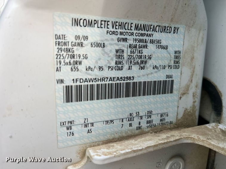 image for item DP2142 2010  Ford F550 Super Duty  Crew Cab flatbed truck