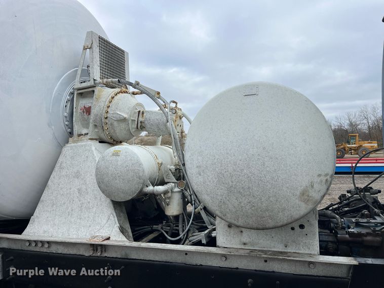 image for item DP2147 1999 Sterling L9511  ready mix truck