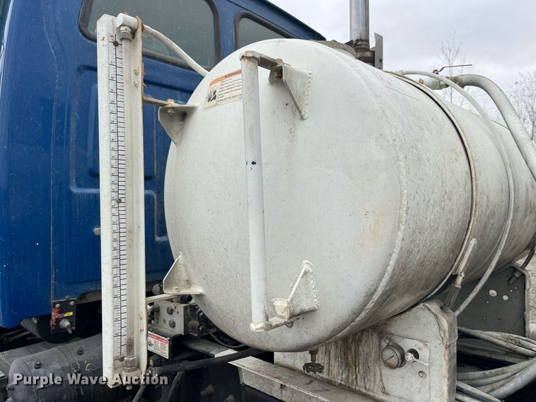 image for item DP2147 1999 Sterling L9511  ready mix truck