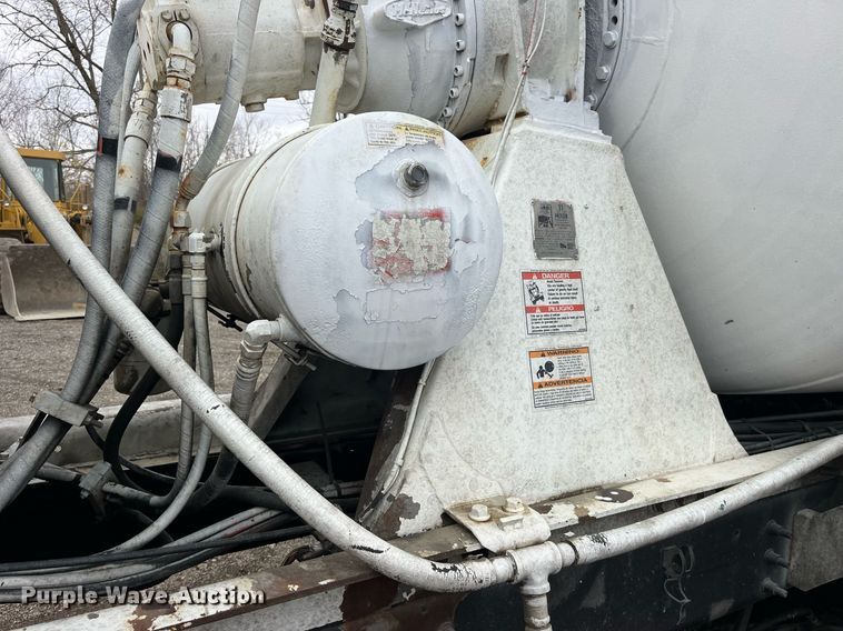 image for item DP2147 1999 Sterling L9511  ready mix truck