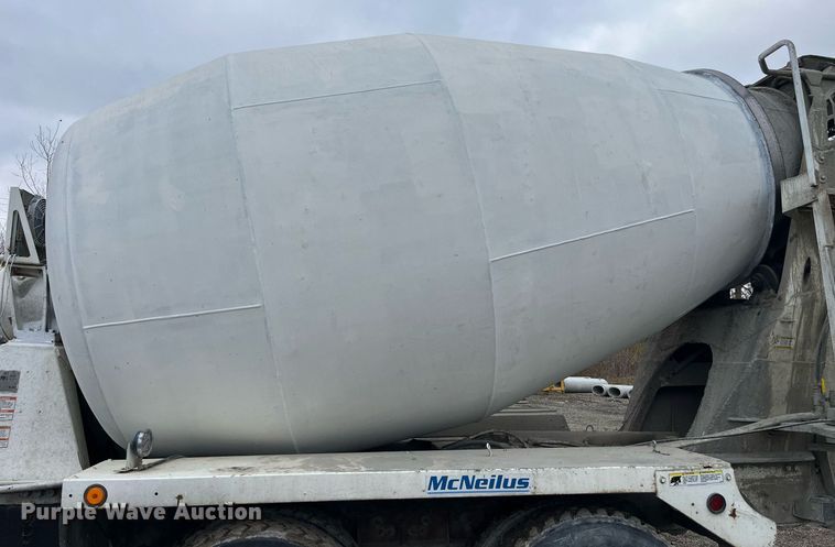 image for item DP2147 1999 Sterling L9511  ready mix truck