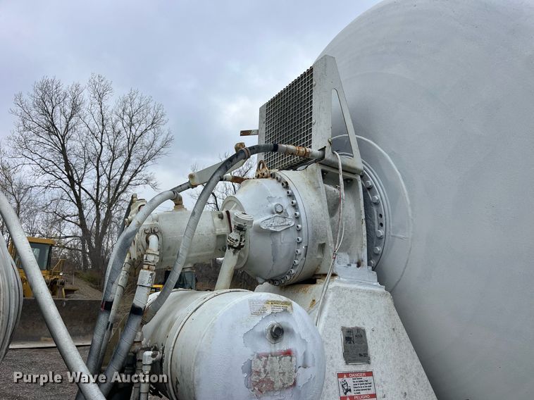 image for item DP2147 1999 Sterling L9511  ready mix truck