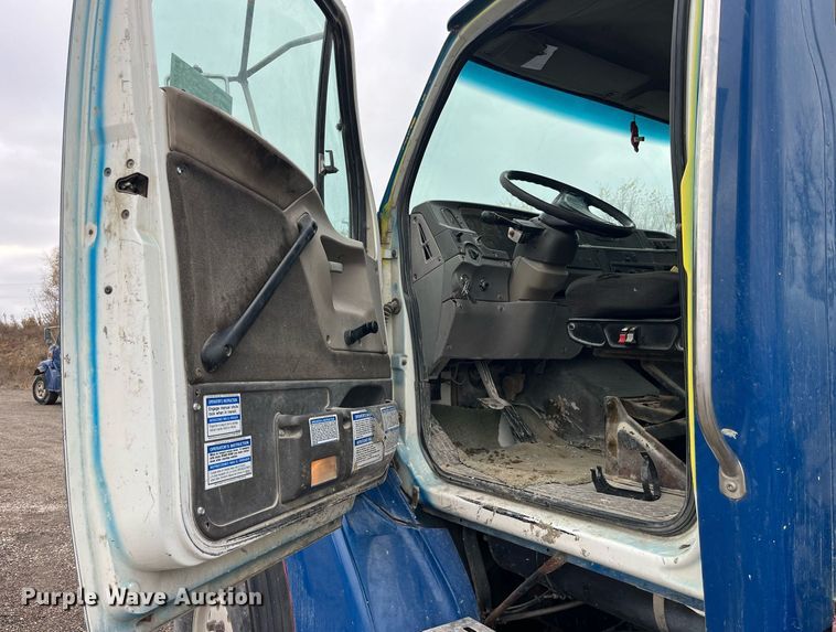 image for item DP2147 1999 Sterling L9511  ready mix truck