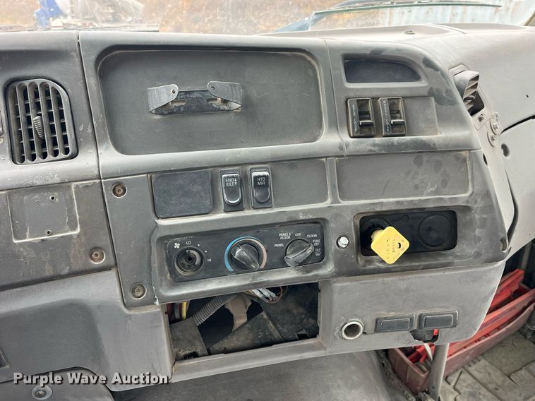 image for item DP2147 1999 Sterling L9511  ready mix truck