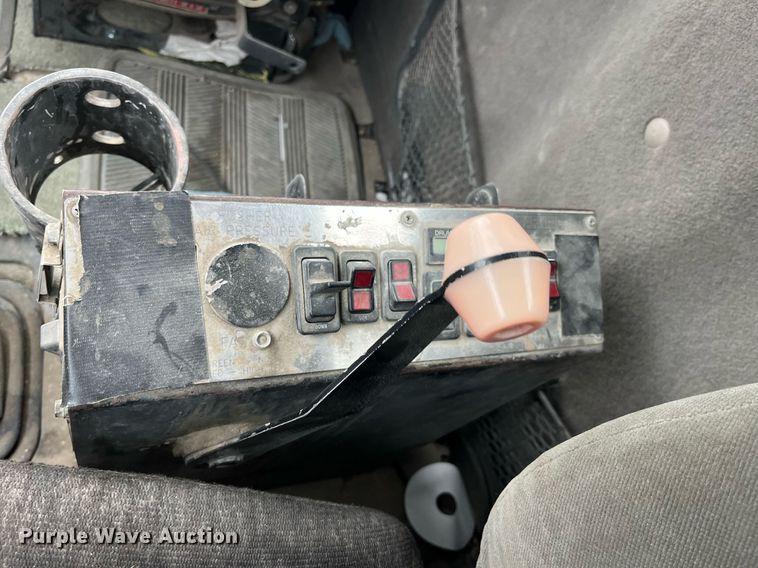 image for item DP2147 1999 Sterling L9511  ready mix truck