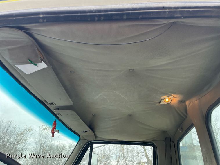 image for item DP2147 1999 Sterling L9511  ready mix truck