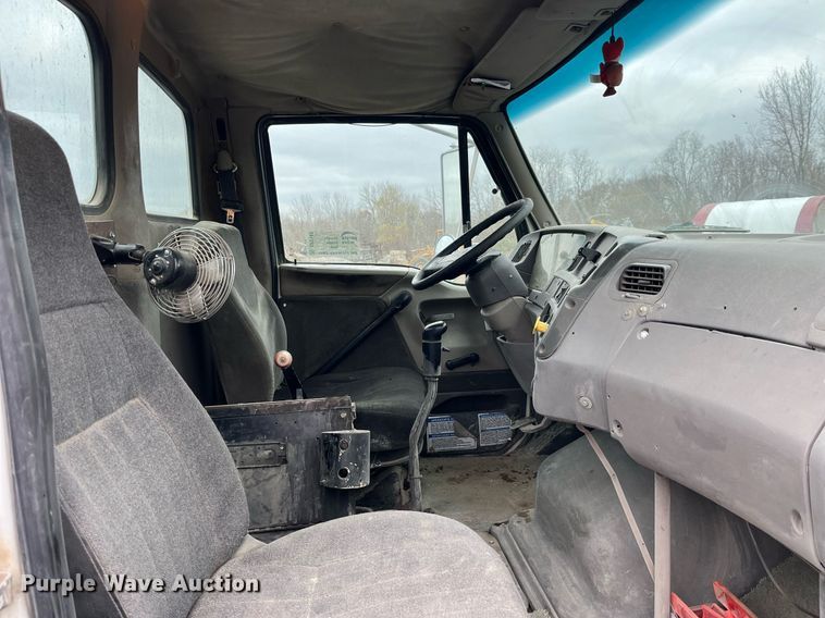 image for item DP2147 1999 Sterling L9511  ready mix truck