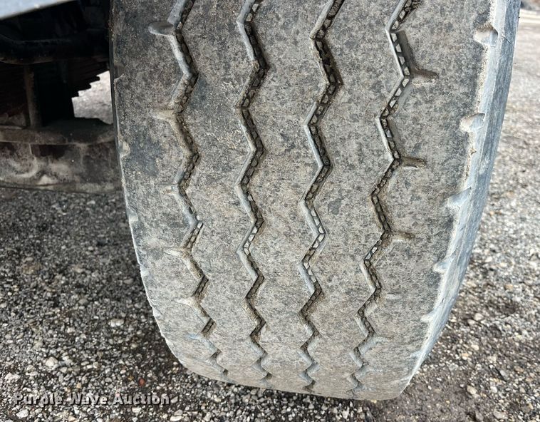 image for item DP2147 1999 Sterling L9511  ready mix truck