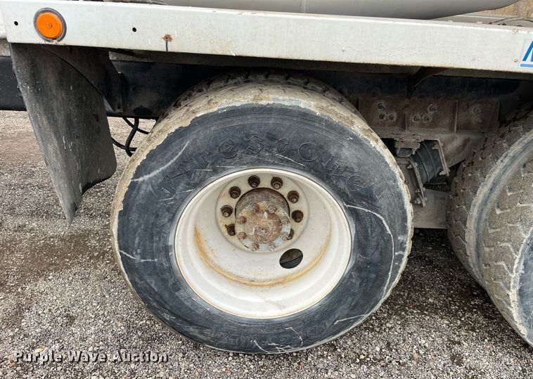 image for item DP2147 1999 Sterling L9511  ready mix truck