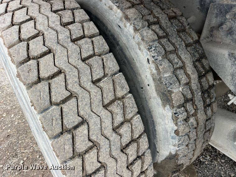 image for item DP2147 1999 Sterling L9511  ready mix truck