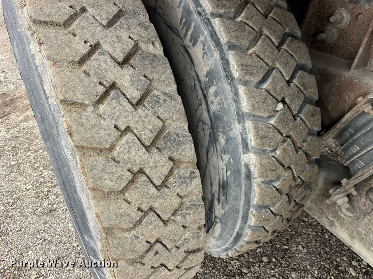 image for item DP2147 1999 Sterling L9511  ready mix truck