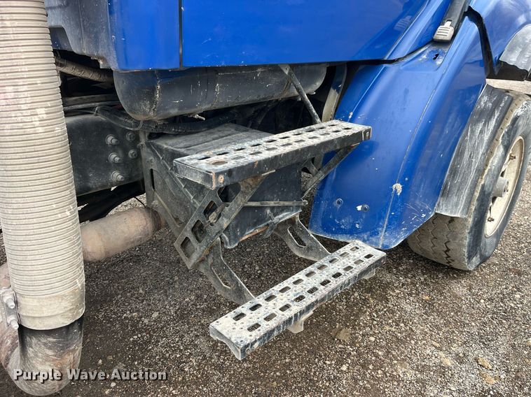 image for item DP2148 1999 Sterling L8511  ready mix truck