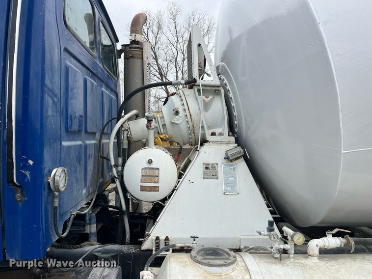 image for item DP2148 1999 Sterling L8511  ready mix truck