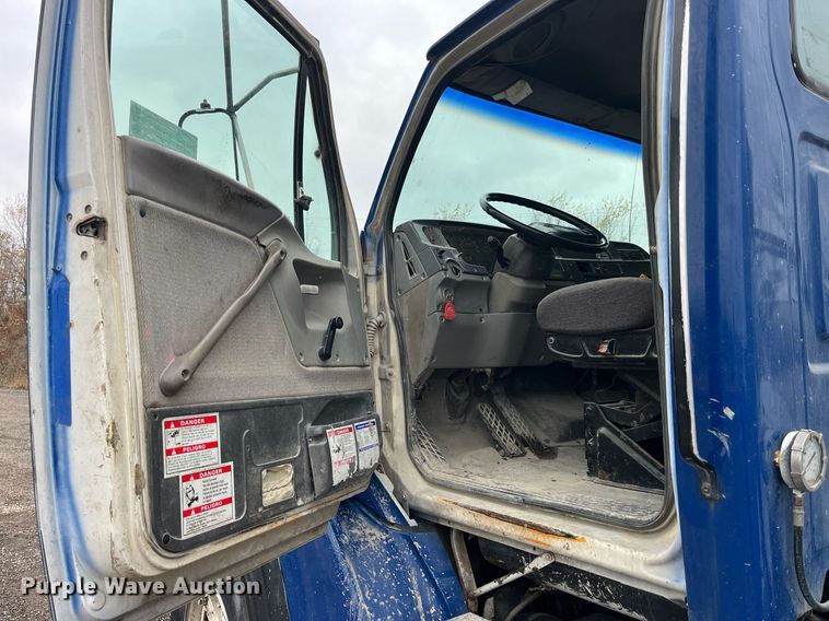 image for item DP2148 1999 Sterling L8511  ready mix truck