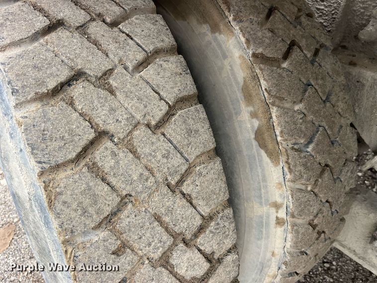 image for item DP2148 1999 Sterling L8511  ready mix truck