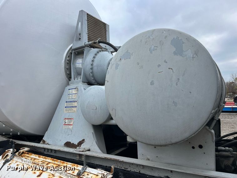 image for item DP2149 2001 Sterling L9500  ready mix truck