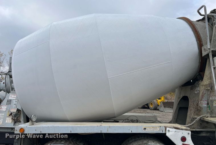 image for item DP2149 2001 Sterling L9500  ready mix truck