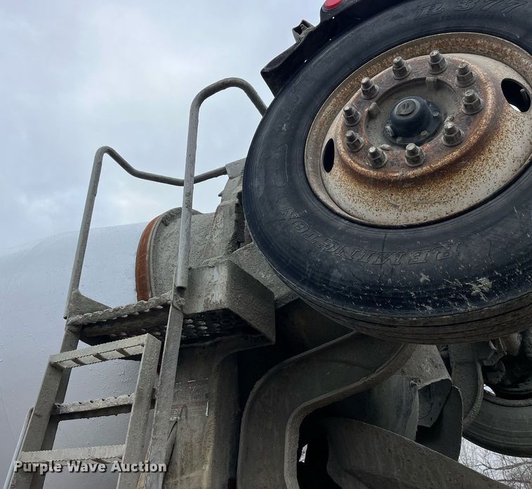 image for item DP2149 2001 Sterling L9500  ready mix truck