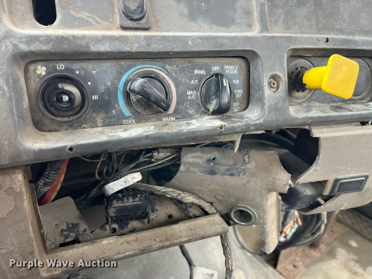 image for item DP2149 2001 Sterling L9500  ready mix truck