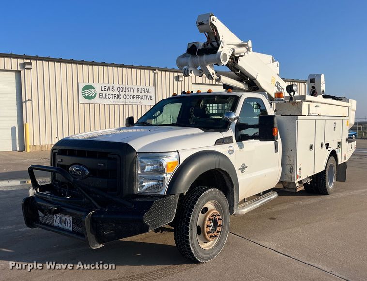 image for item DP2158 2016 Ford F550 Super Duty  bucket truck
