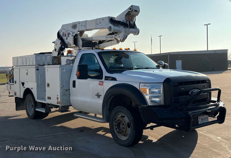 image for item DP2158 2016 Ford F550 Super Duty  bucket truck