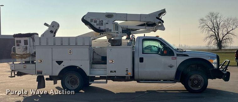 image for item DP2158 2016 Ford F550 Super Duty  bucket truck