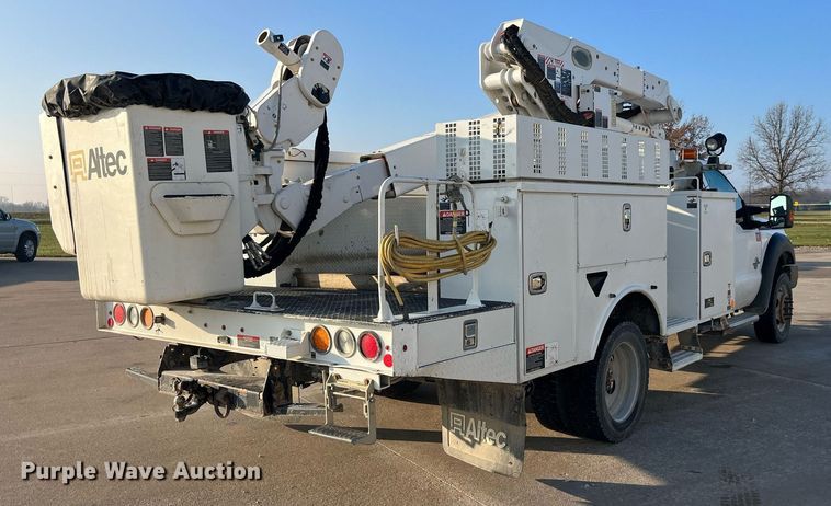 image for item DP2158 2016 Ford F550 Super Duty  bucket truck