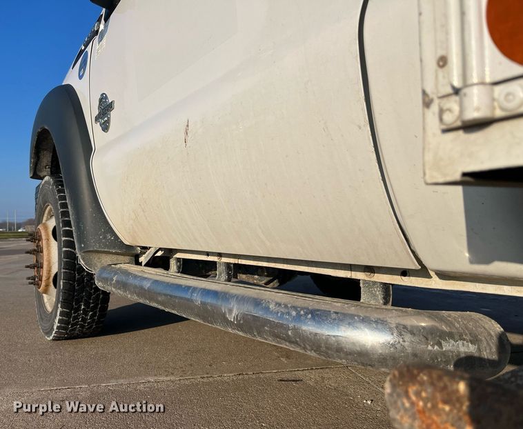 image for item DP2158 2016 Ford F550 Super Duty  bucket truck