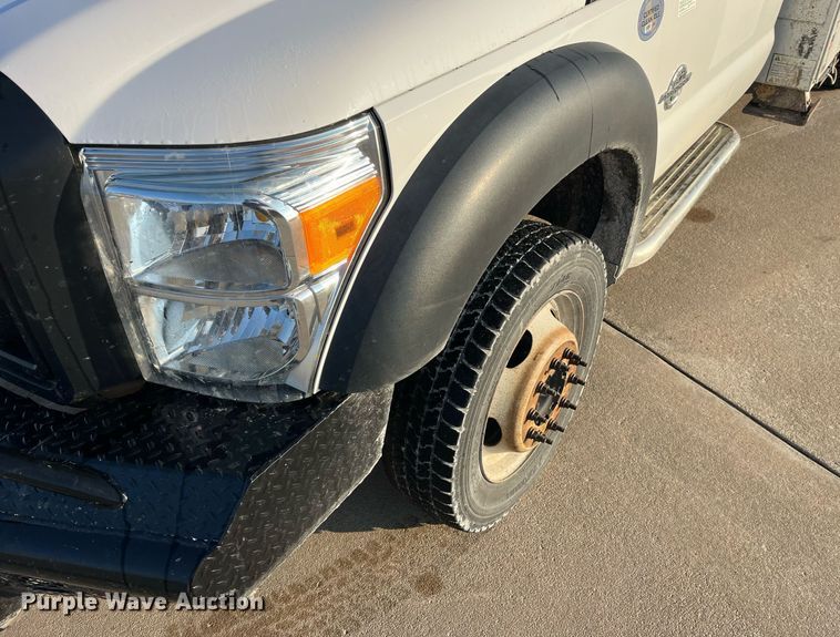 image for item DP2158 2016 Ford F550 Super Duty  bucket truck