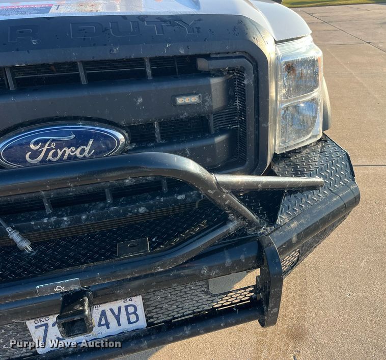 image for item DP2158 2016 Ford F550 Super Duty  bucket truck