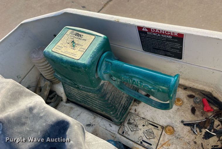 image for item DP2158 2016 Ford F550 Super Duty  bucket truck