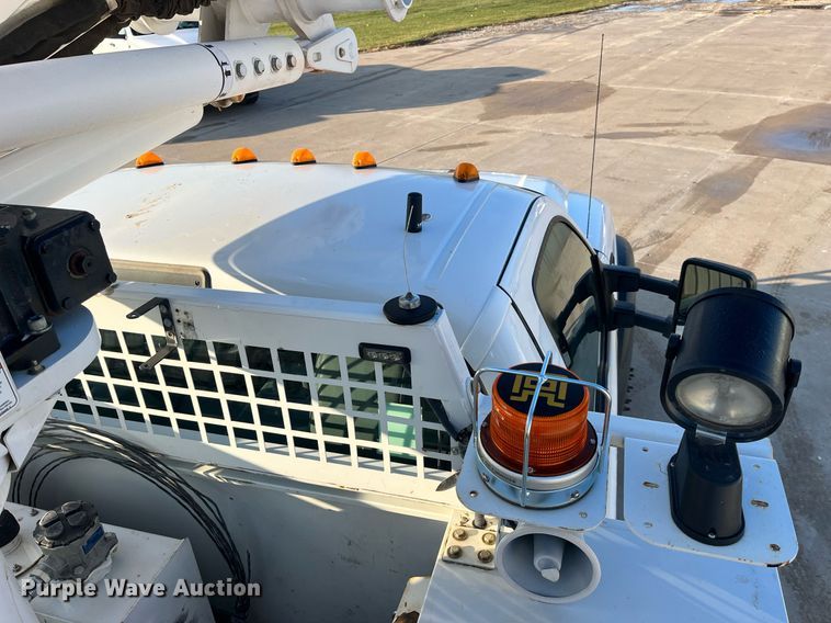 image for item DP2158 2016 Ford F550 Super Duty  bucket truck