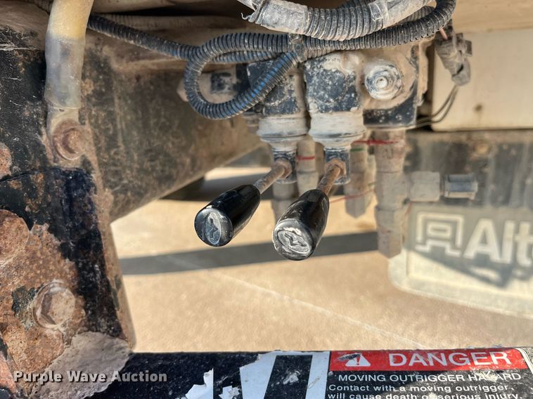 image for item DP2158 2016 Ford F550 Super Duty  bucket truck